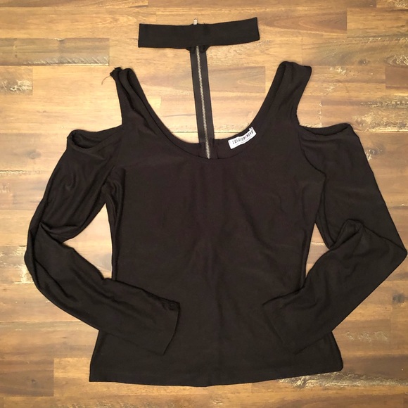 Fashion Nova Tops - Fashion Nova cut out shoulder top with choker